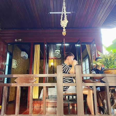 Vang Vieng Hana River View Hotel & Travel Kültér fotó
