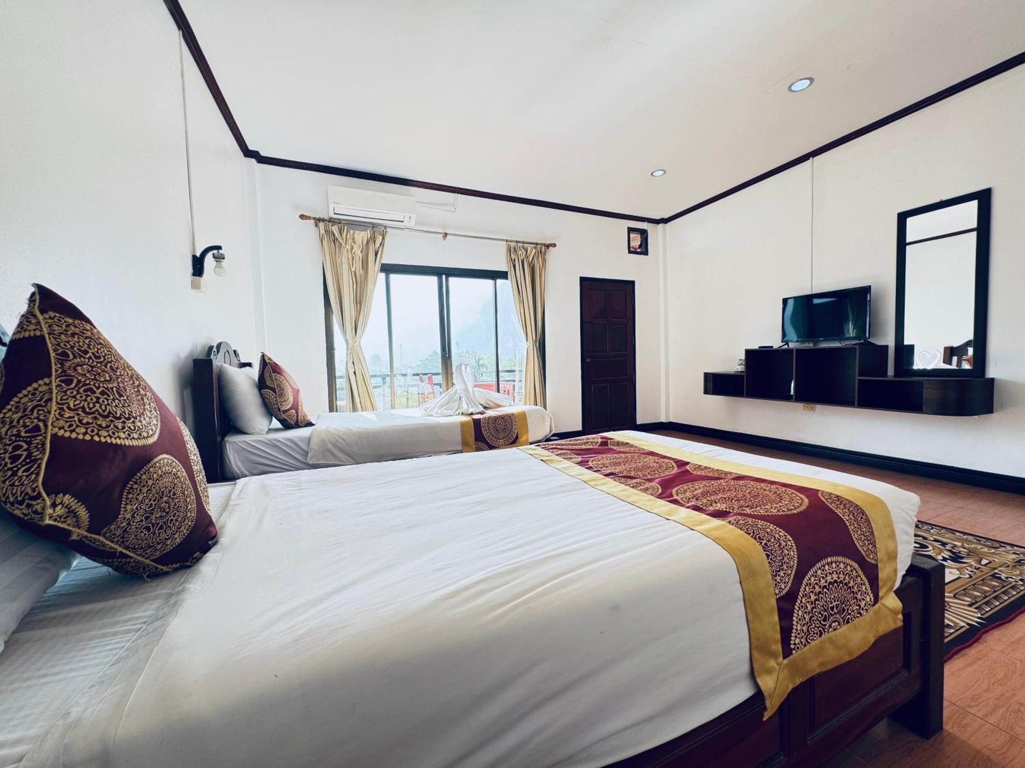 Vang Vieng Hana River View Hotel & Travel Kültér fotó