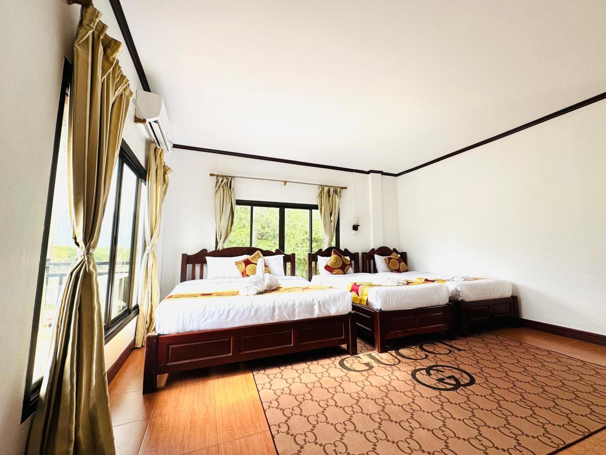 Vang Vieng Hana River View Hotel & Travel Kültér fotó