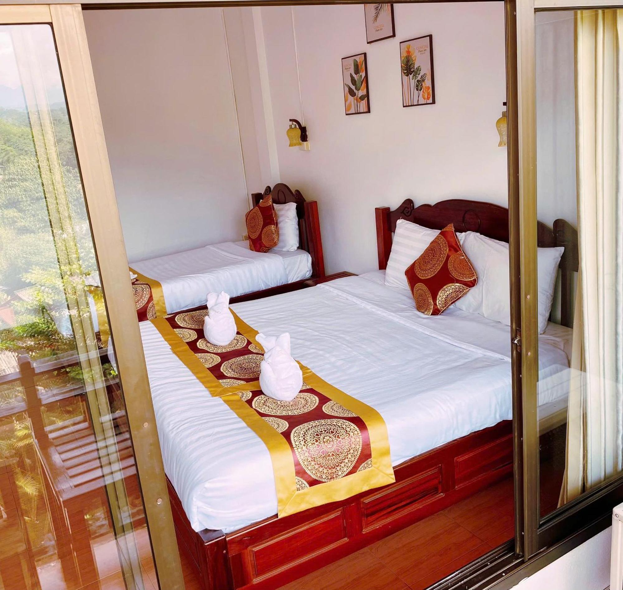 Vang Vieng Hana River View Hotel & Travel Kültér fotó