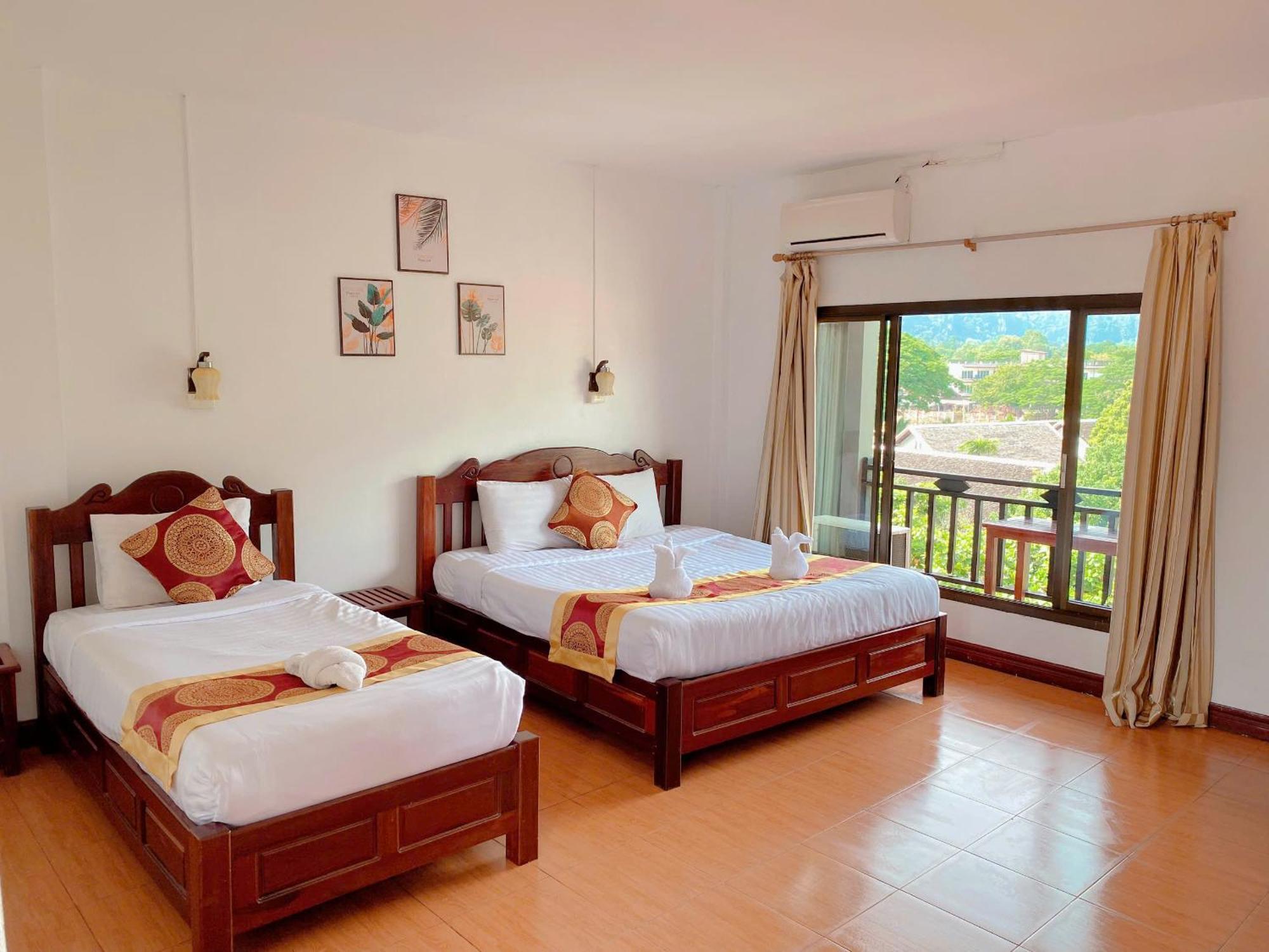 Vang Vieng Hana River View Hotel & Travel Kültér fotó