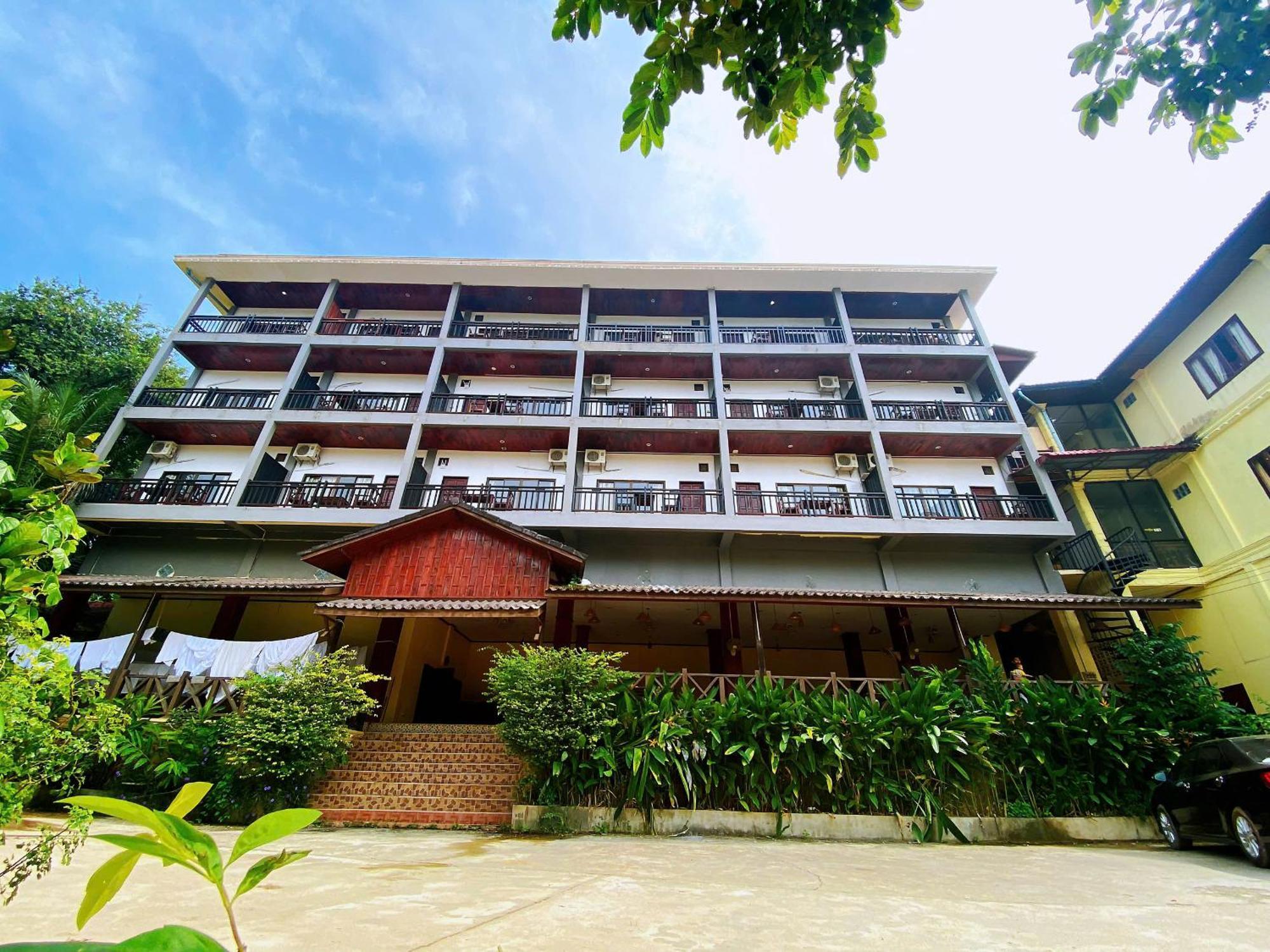 Vang Vieng Hana River View Hotel & Travel Kültér fotó